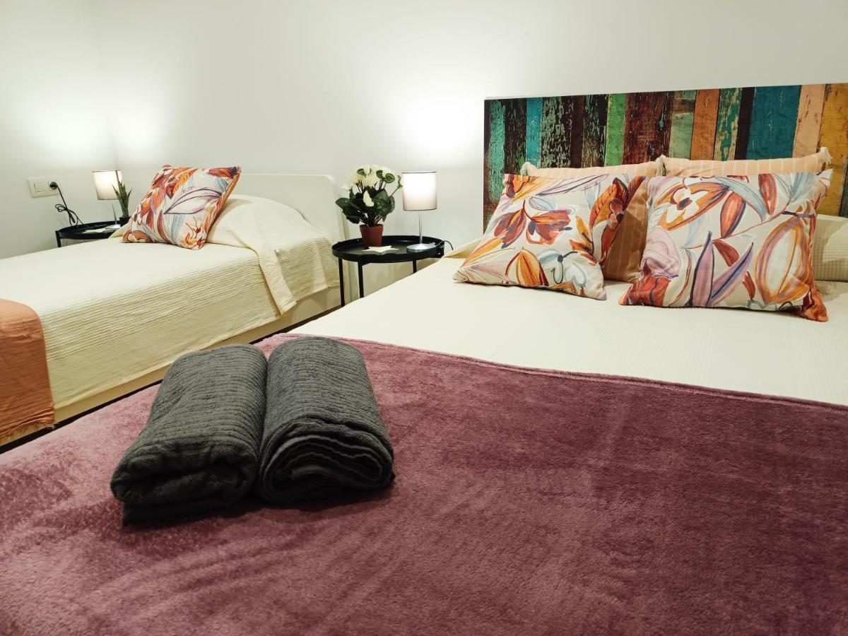 By Universitat Rooms บาร์เซโลนา ภายนอก รูปภาพ