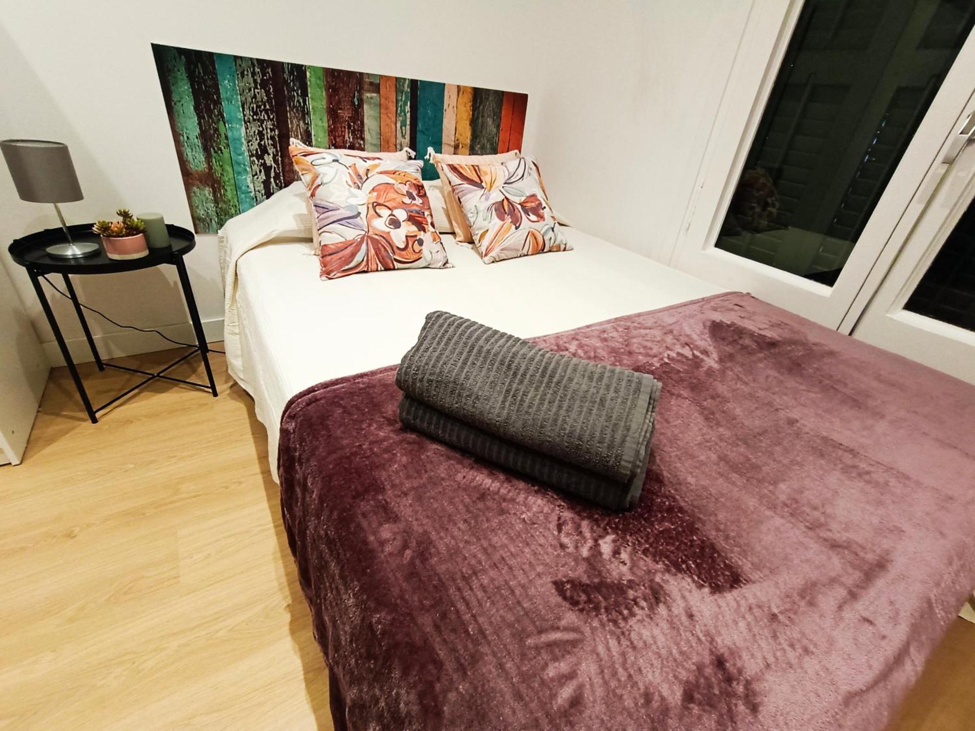 By Universitat Rooms บาร์เซโลนา ภายนอก รูปภาพ